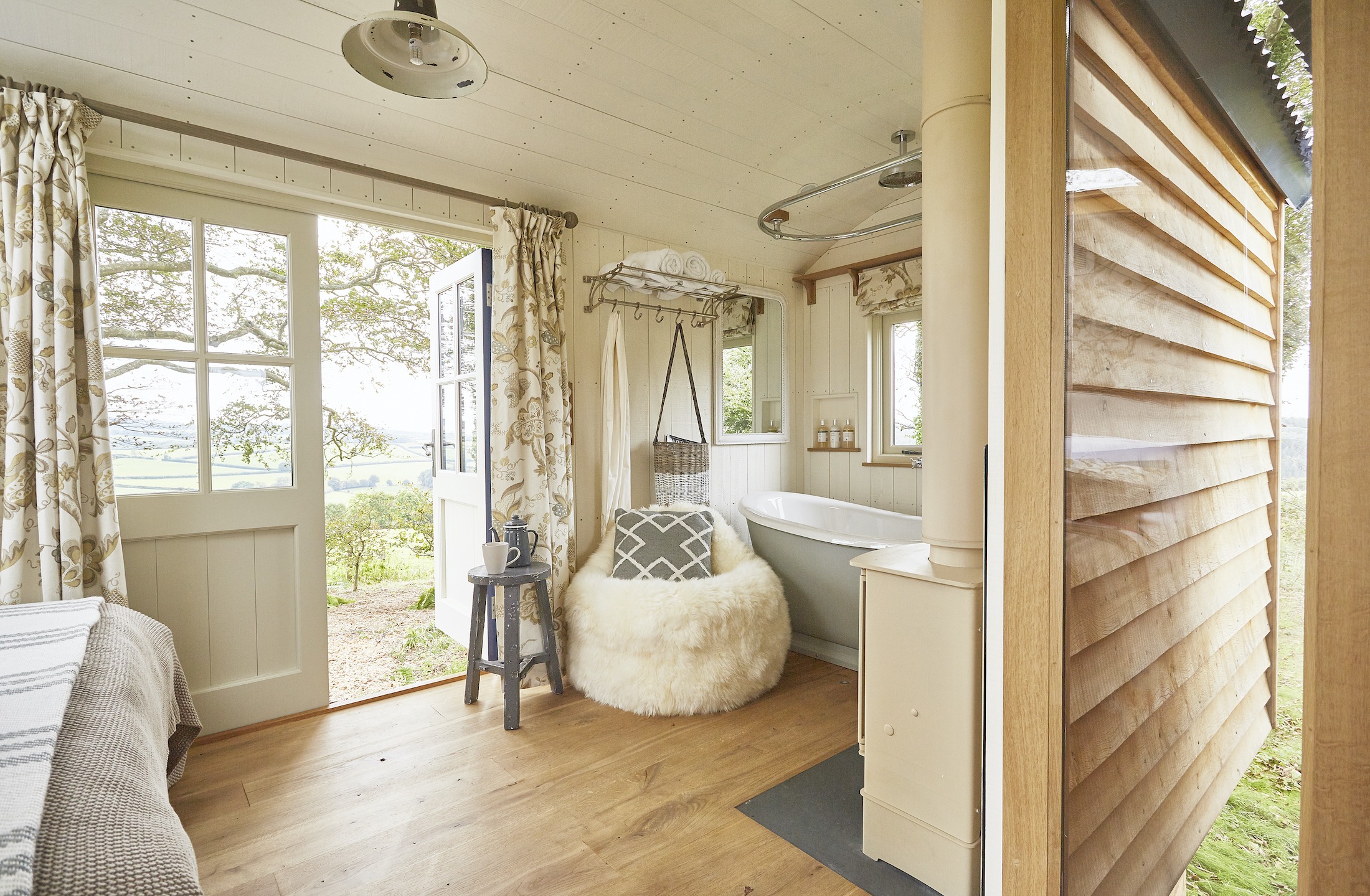 Aurora Shepherds Hut Hideaway