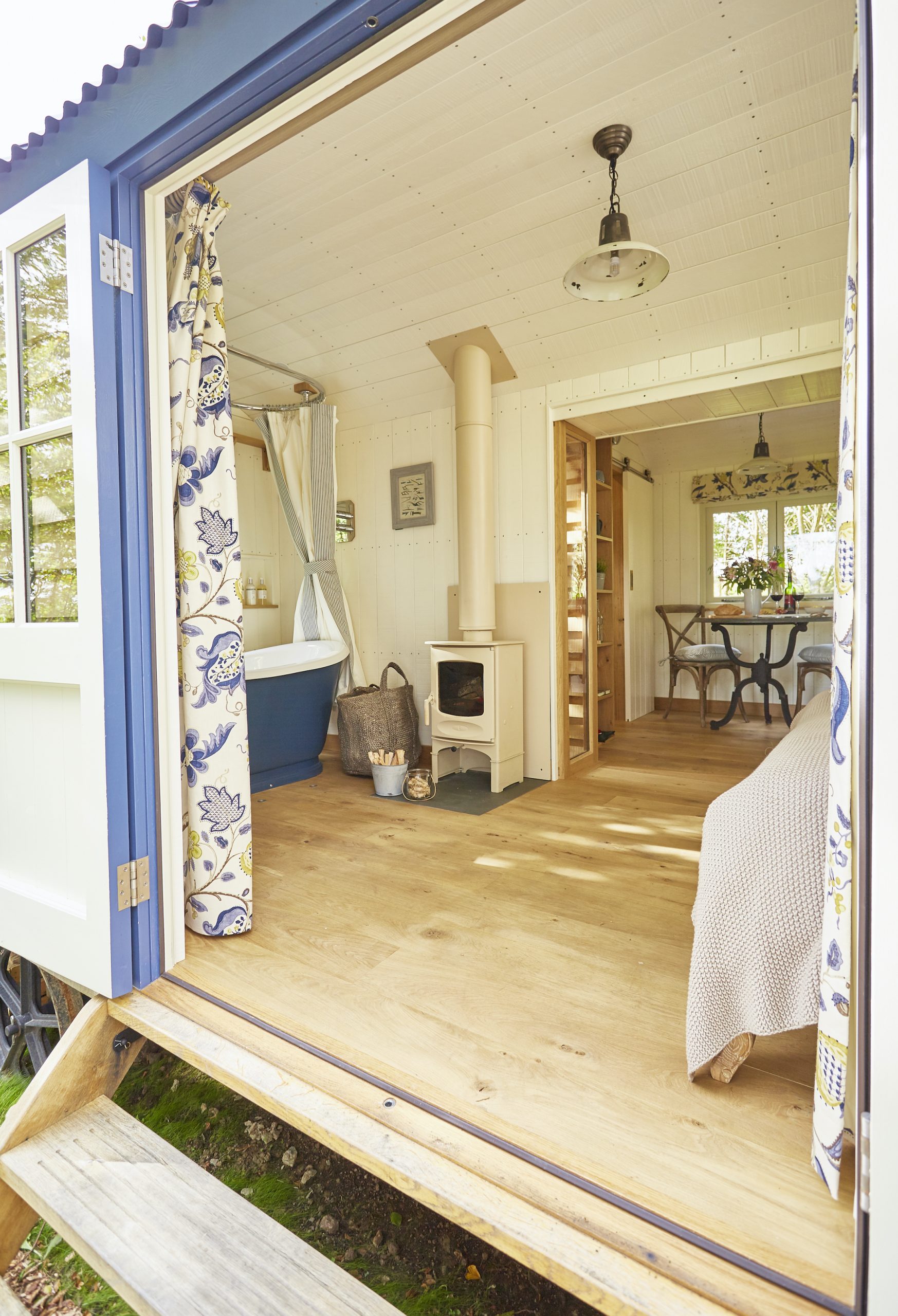 halcyon-luxury-shepherd-hut-holiday20161004_0032 Halcyon Hideaway Luxury Glamping Wild Cabin