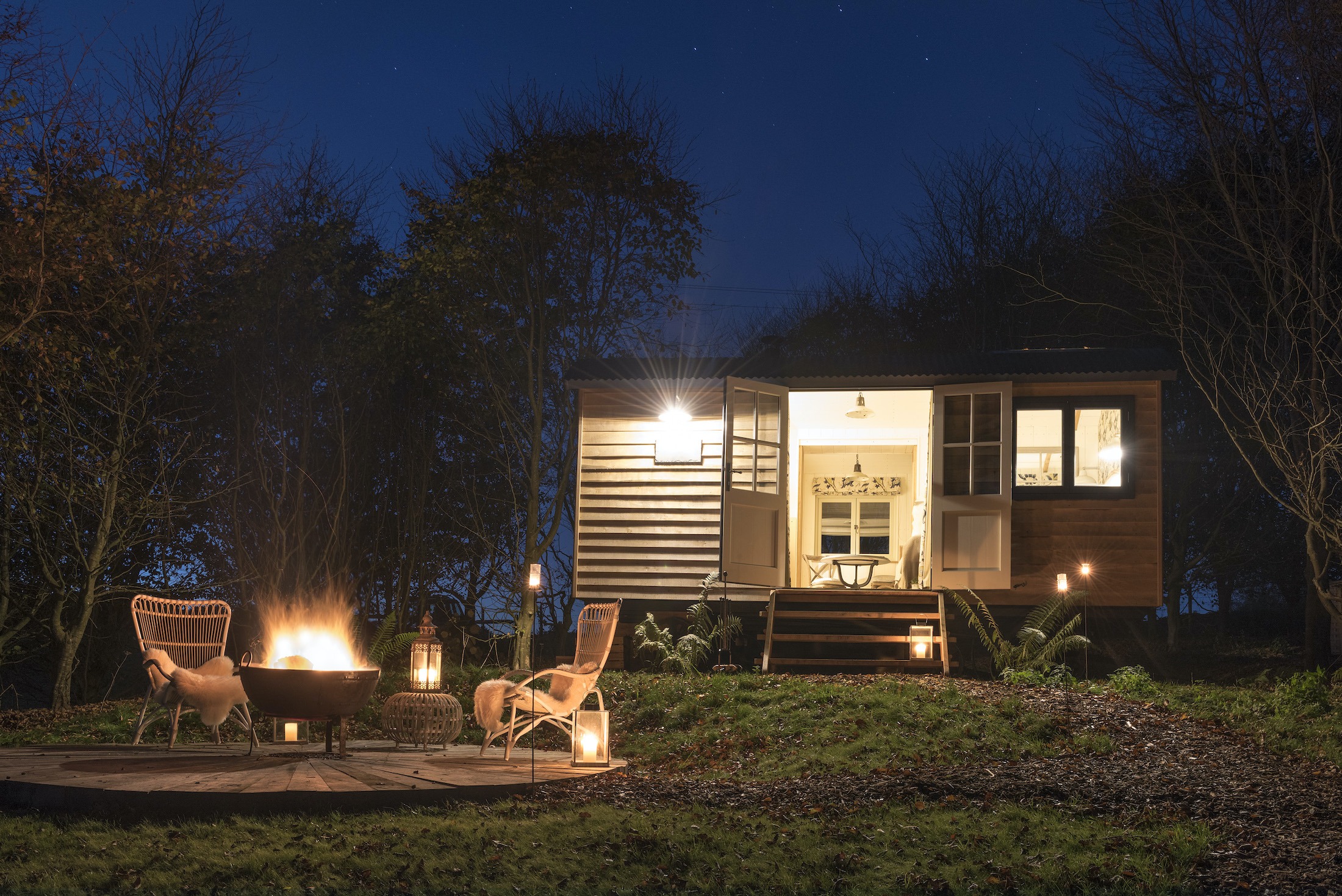 Cabin Holidays - Starbed Halcyon Firelight Weekend Break