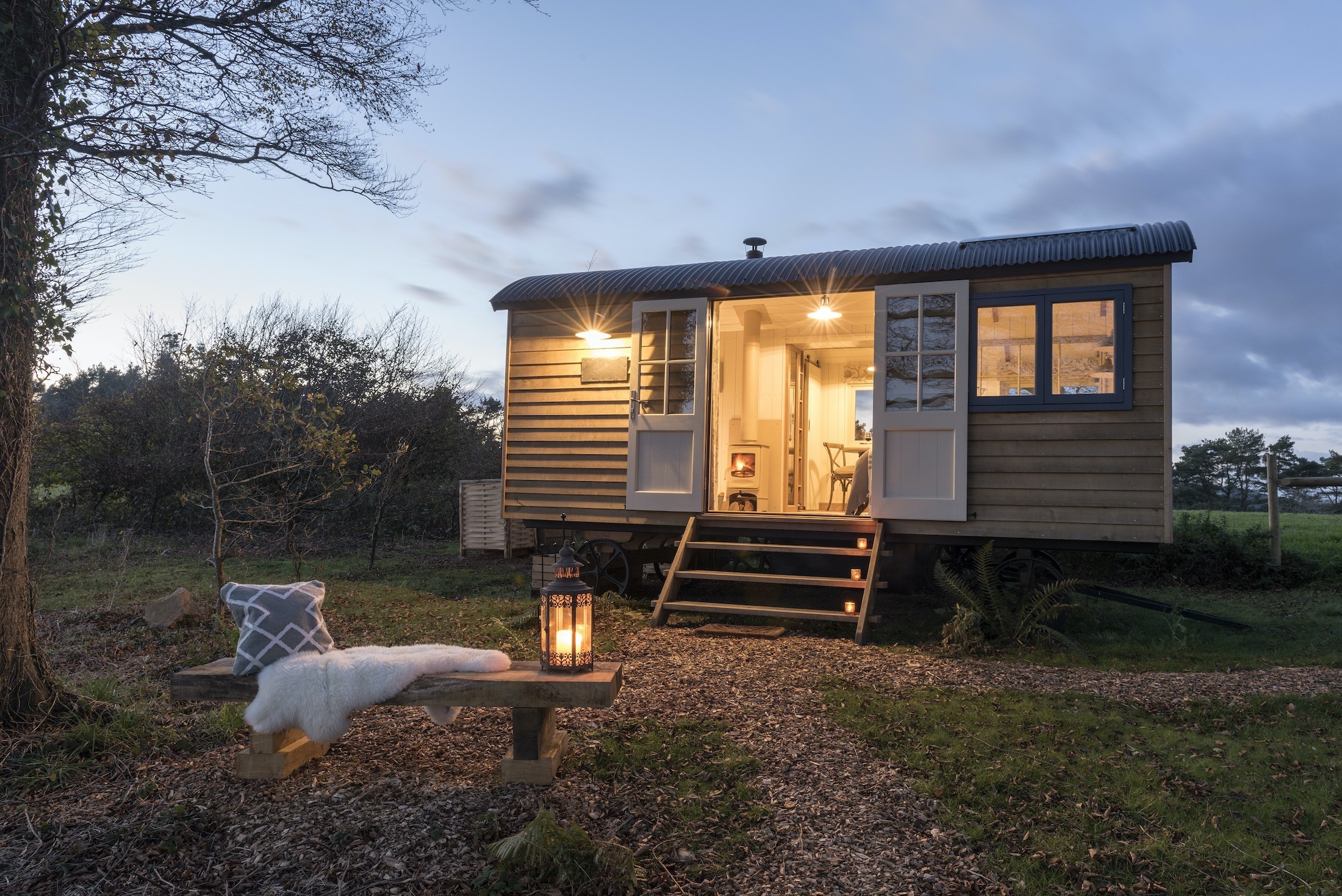 Starbed Dusk Cabin Aurora Shepherds Hut